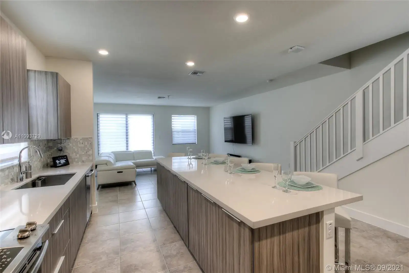 15822 NW 91st Ave, Miami Lakes FL 33018 photo 3