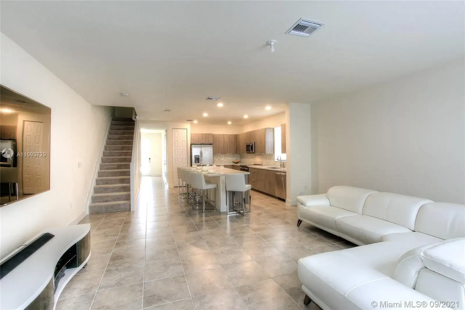 15822 NW 91st Ave, Miami Lakes FL 33018 photo 4