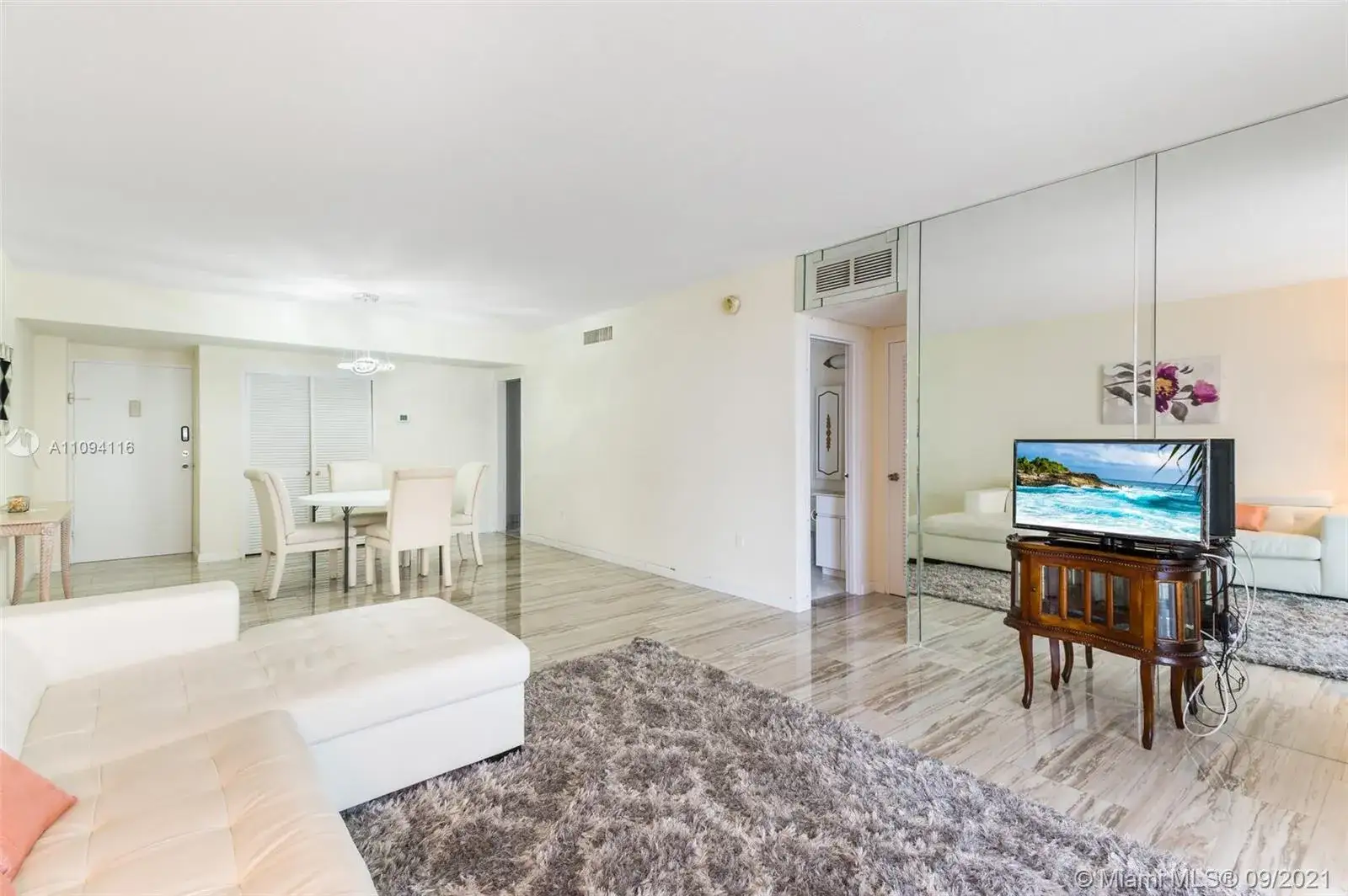 1 bedroom 1 bath Residential for sale at 5001 Collins Ave # 3E, Miami Beach FL 33140