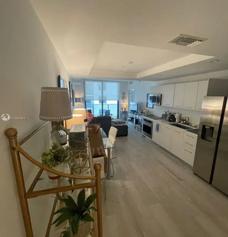 55 SW 9th St # 3209, Miami FL 33130