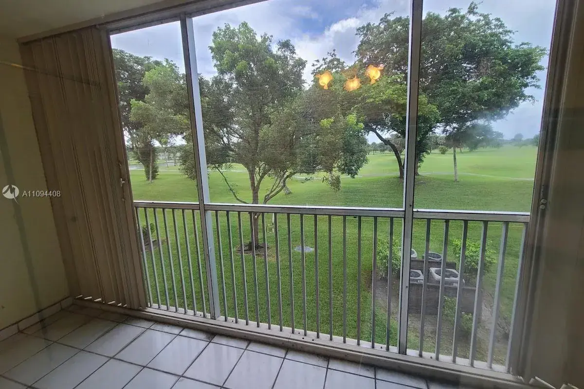 551 SW 135th Ave # 210B, Pembroke Pines FL 33027