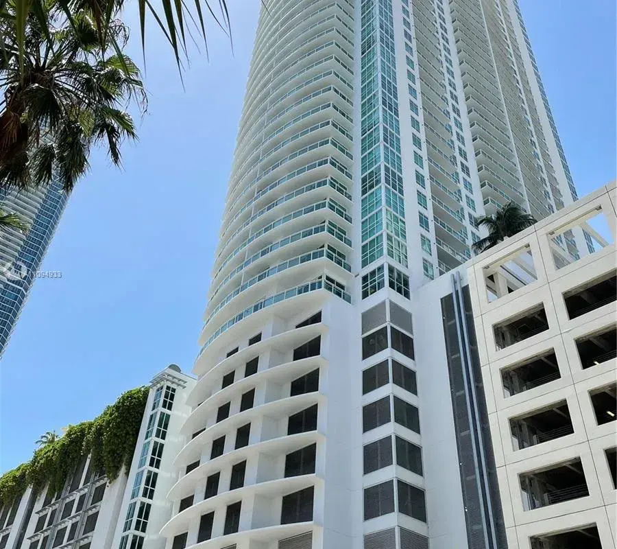 950 Brickell Bay Dr # 1710, Miami FL 33131