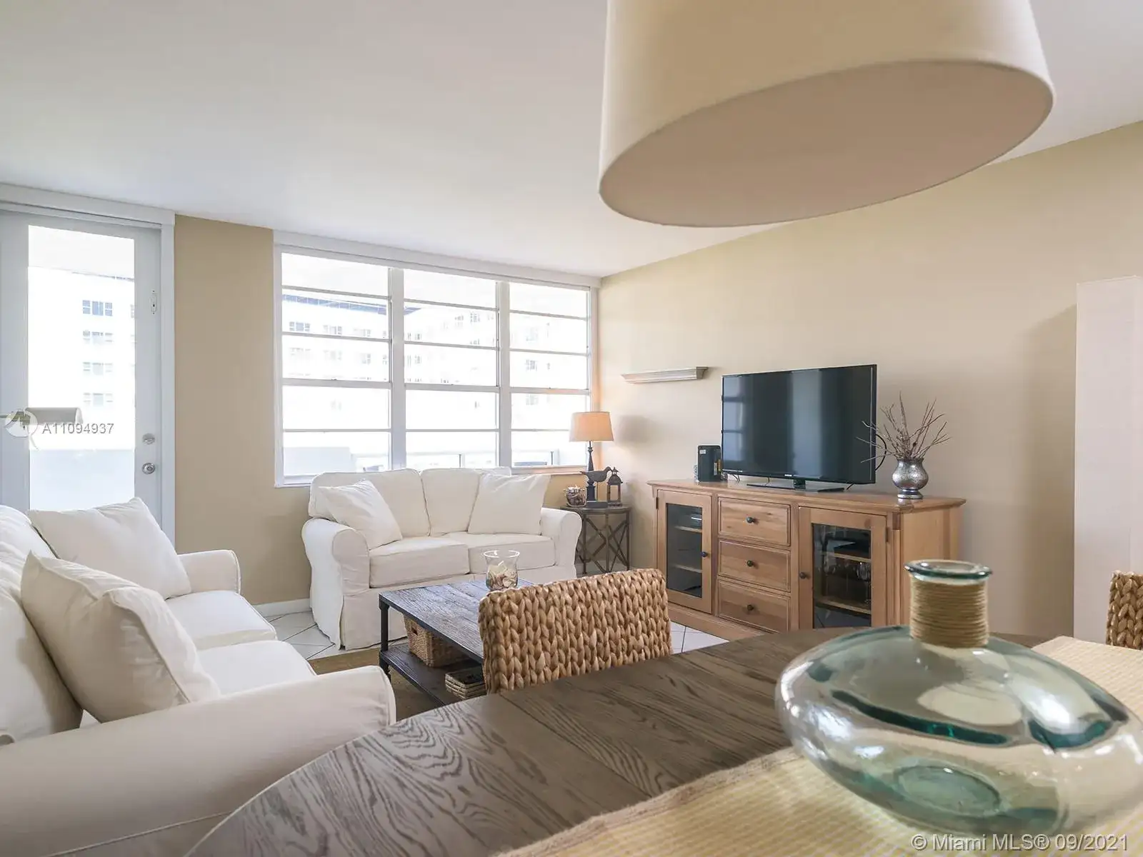 100 Lincoln Rd # 410, Miami Beach FL 33139 photo 2