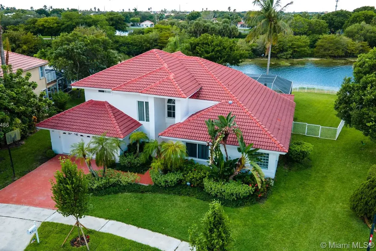 17982 NW 9th Ct, Pembroke Pines FL 33029