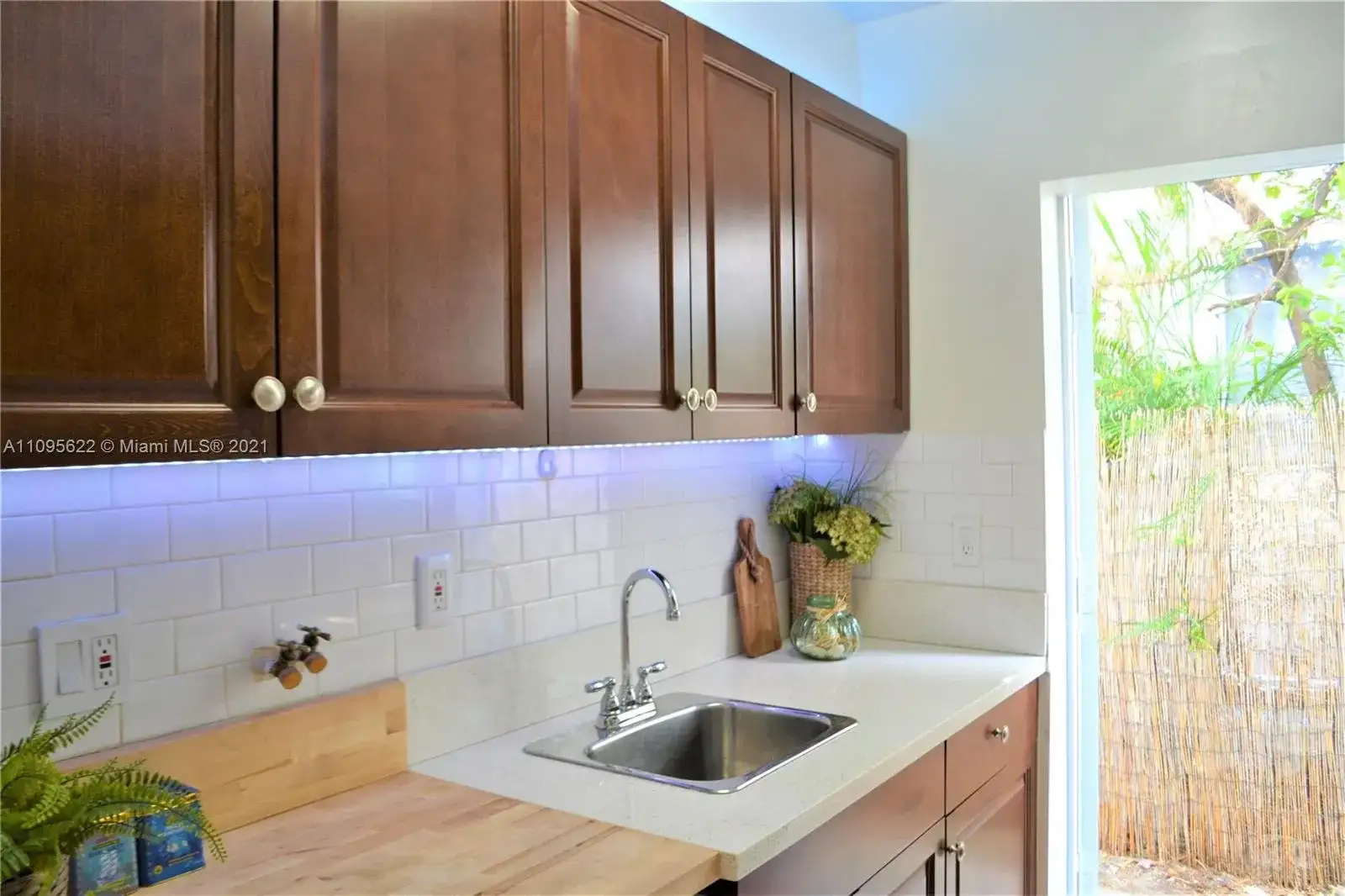 543 Meridian Ave # 6, Miami Beach FL 33139 photo 3