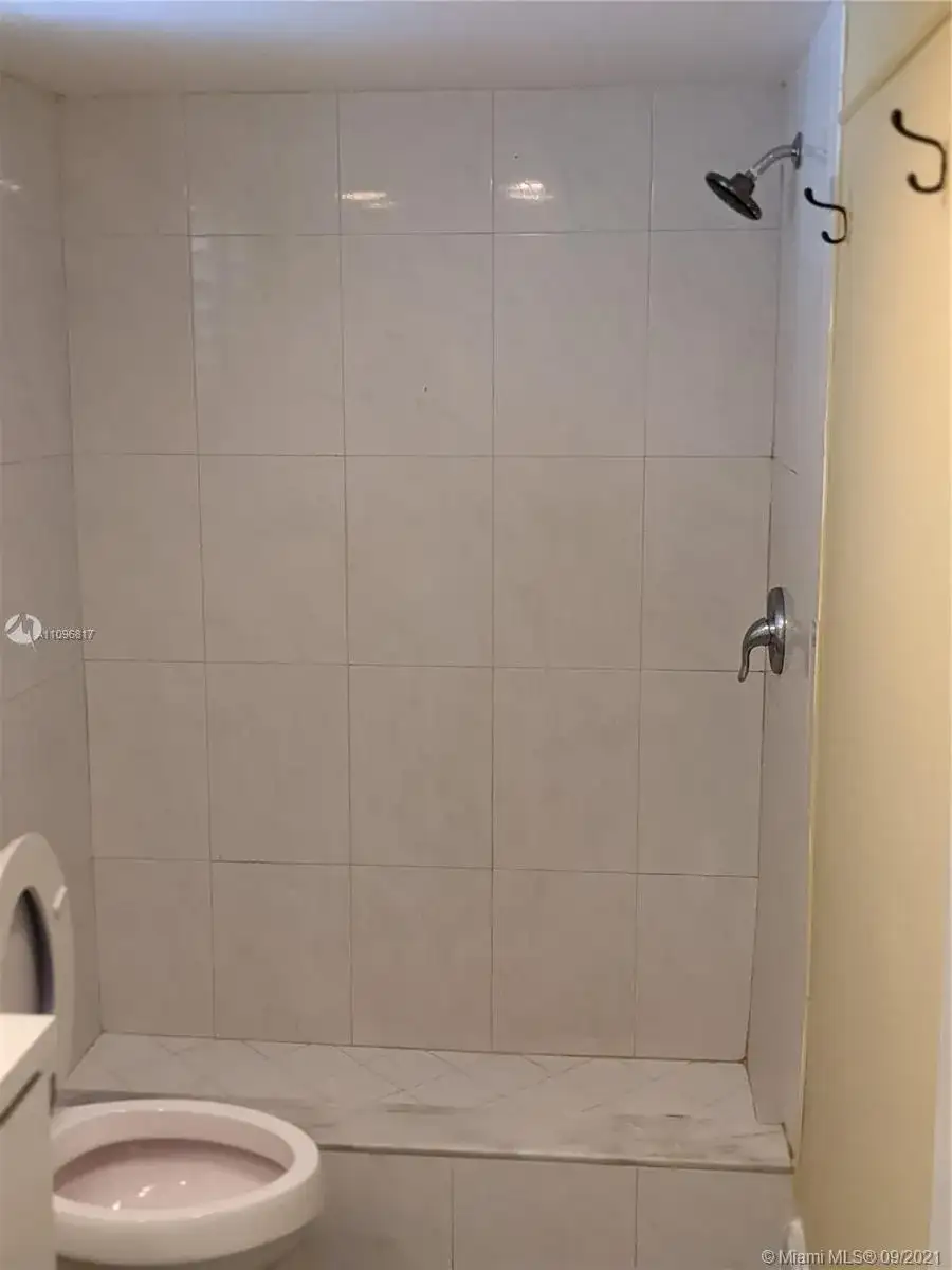 3050 N Palm Aire Dr # 105, Pompano Beach FL 33069 photo 5