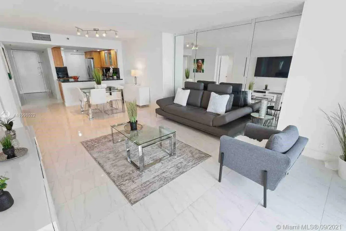 1717 N Bayshore Dr # 4037, Miami FL 33132