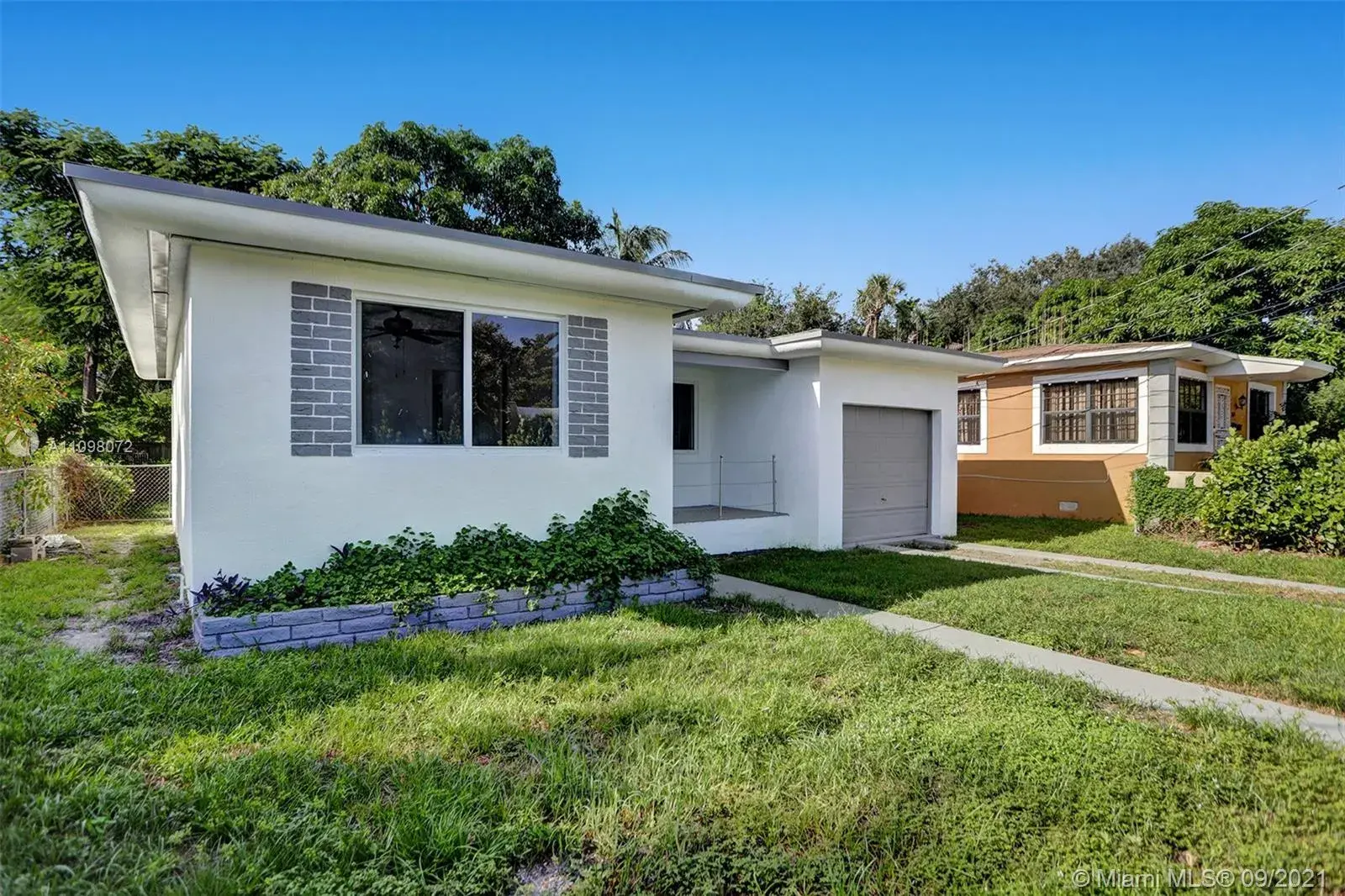 236 NW 42nd St, Miami FL 33127