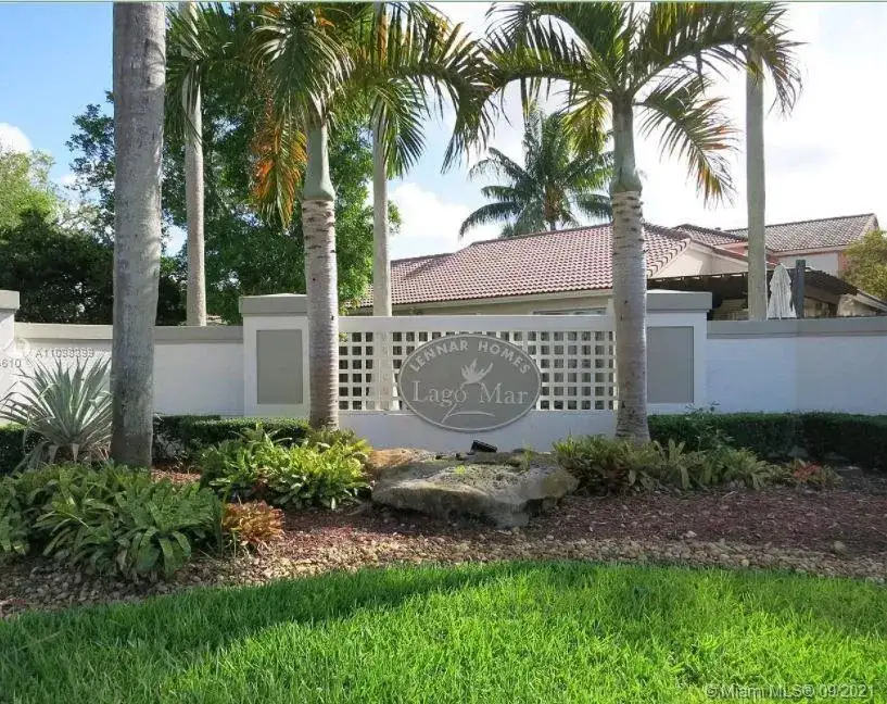 15710 SW 80th Ln, Miami FL 33193 photo 2