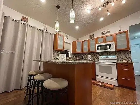 15710 SW 80th Ln, Miami FL 33193 photo 5
