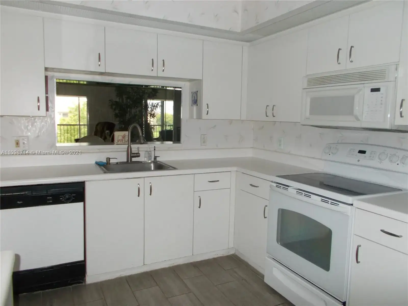 13705 SW 12th St # 405B, Pembroke Pines FL 33027 photo 2