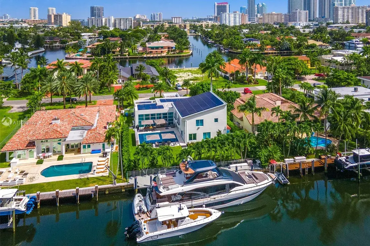 307 Holiday Dr, Hallandale Beach FL 33009