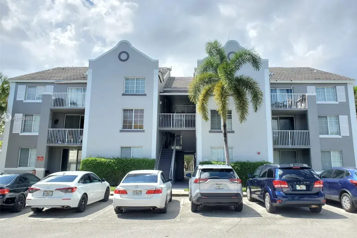 520 SW 111th Ave # 203, Pembroke Pines FL 33025