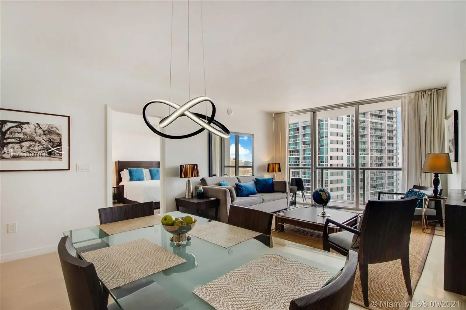 485 Brickell Ave # 2107, Miami FL 33131 photo 2
