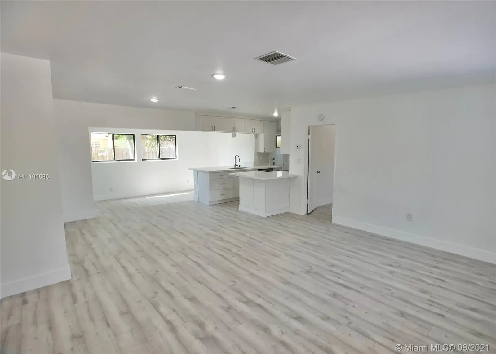 7450 Hope St, Hollywood FL 33024