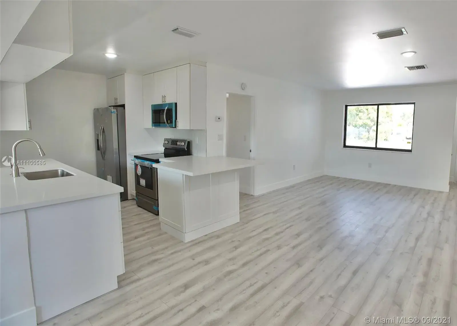 7450 Hope St, Hollywood FL 33024
