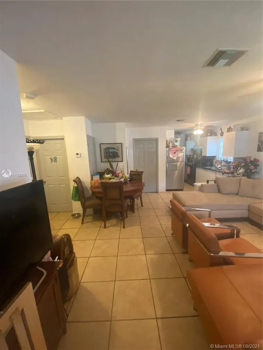 709 NW 6th St, Hallandale Beach FL 33009