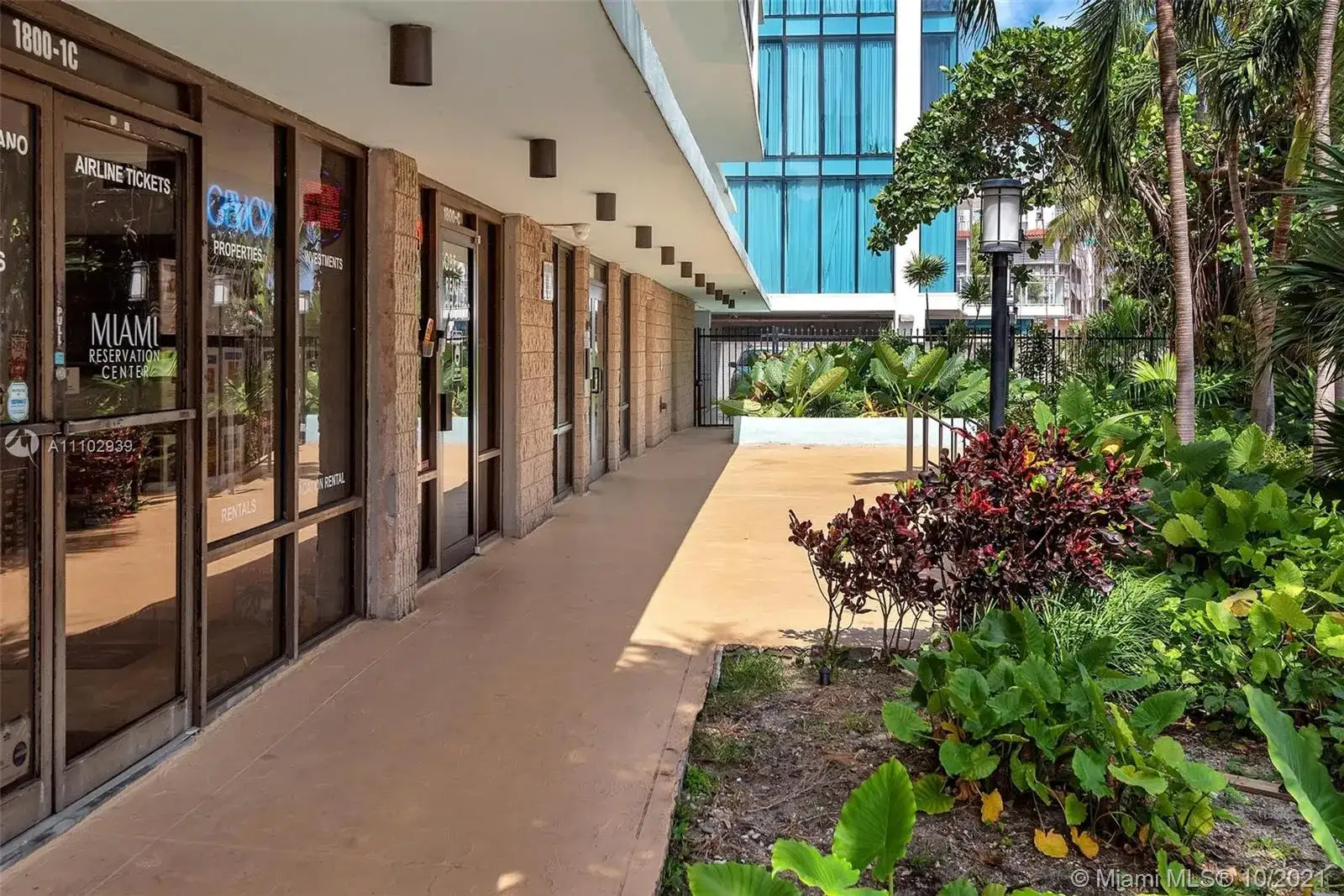 1800 Collins Ave # 4J, Miami Beach FL 33139 photo 2