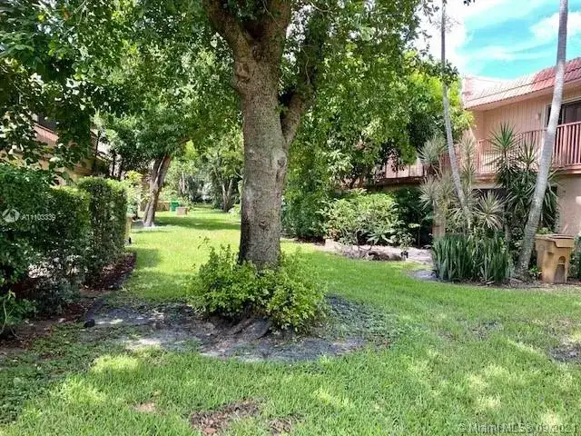 3 Laredo Pl # 10, Davie FL 33324 photo 4