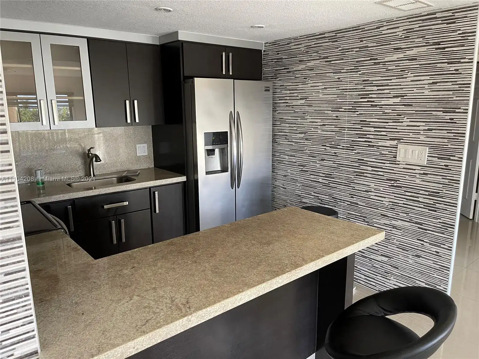 8290 Lake Dr # 516, Doral FL 33166 photo 2