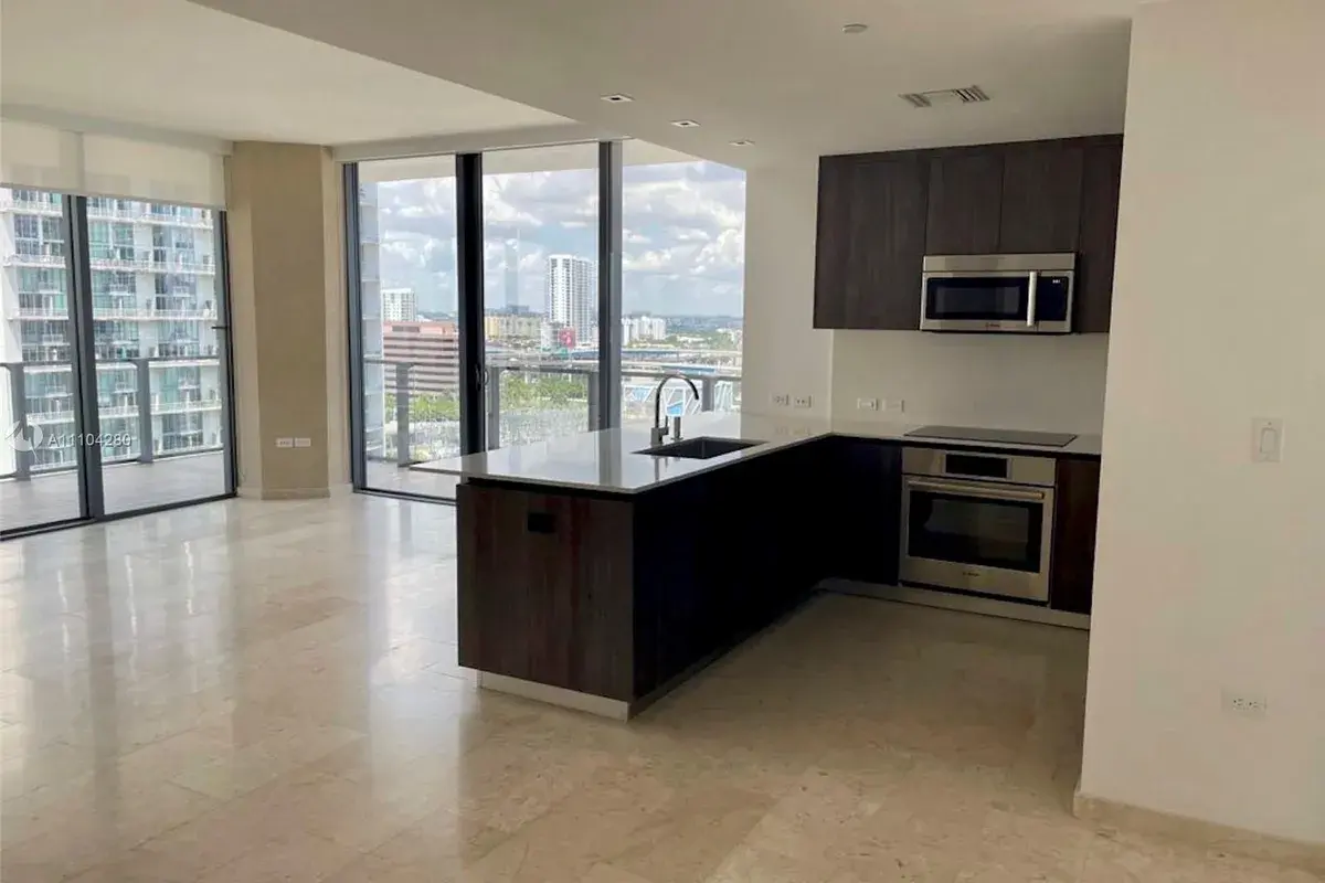 88 SW 7th St # 1112, Miami FL 33130