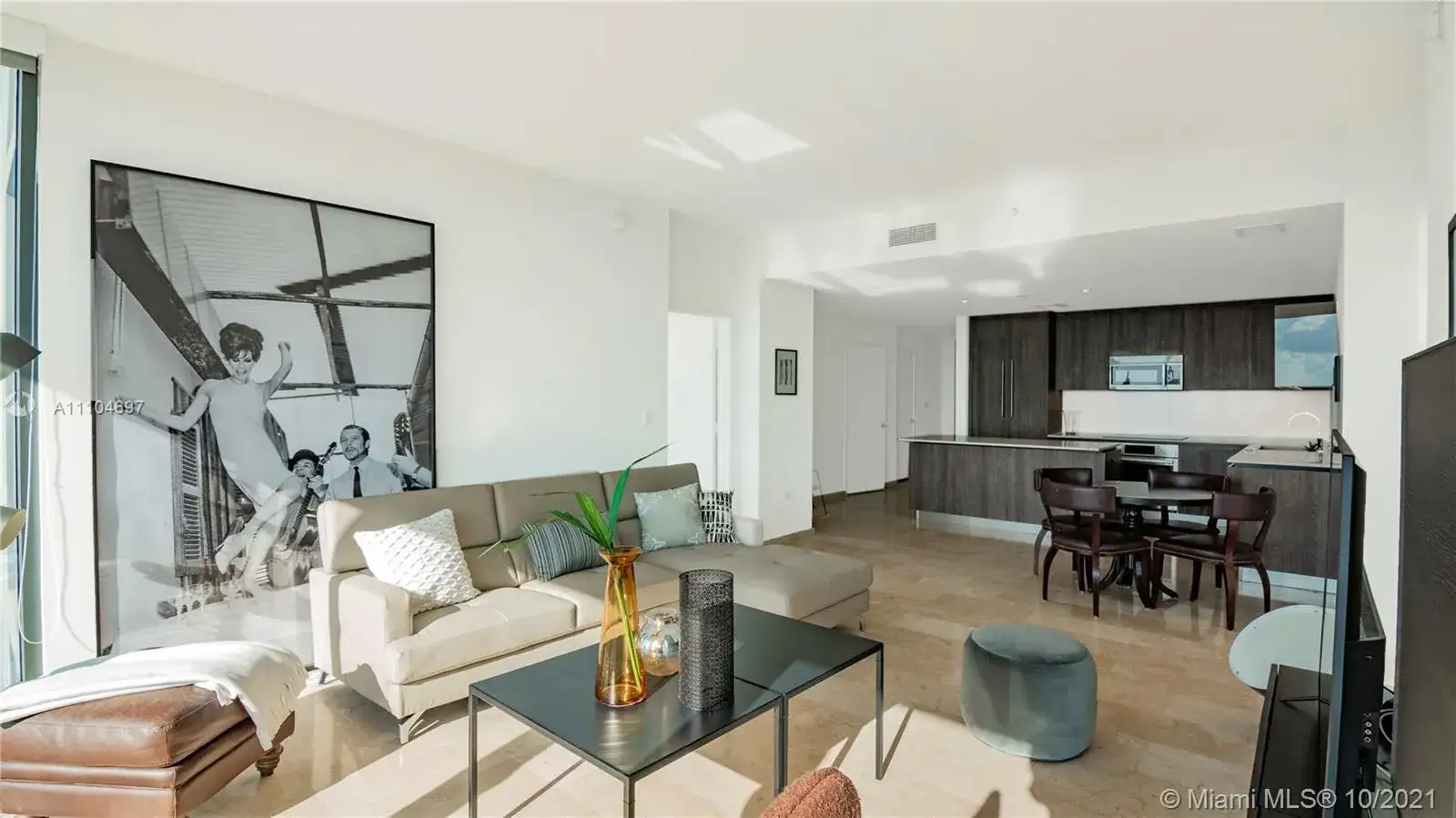 88 SW 7th St # 3410, Miami FL 33130 photo 3