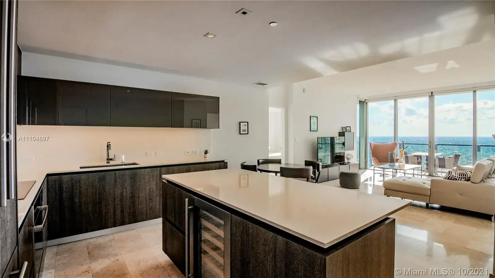 88 SW 7th St # 3410, Miami FL 33130 photo 5