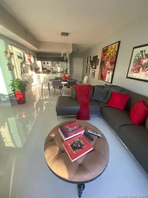 950 Brickell Bay Dr # 3700, Miami FL 33131