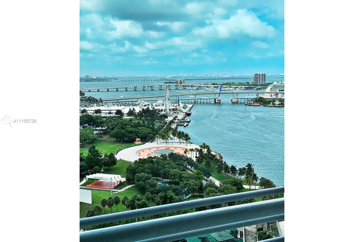 325 S Biscayne Blvd # 2616, Miami FL 33131