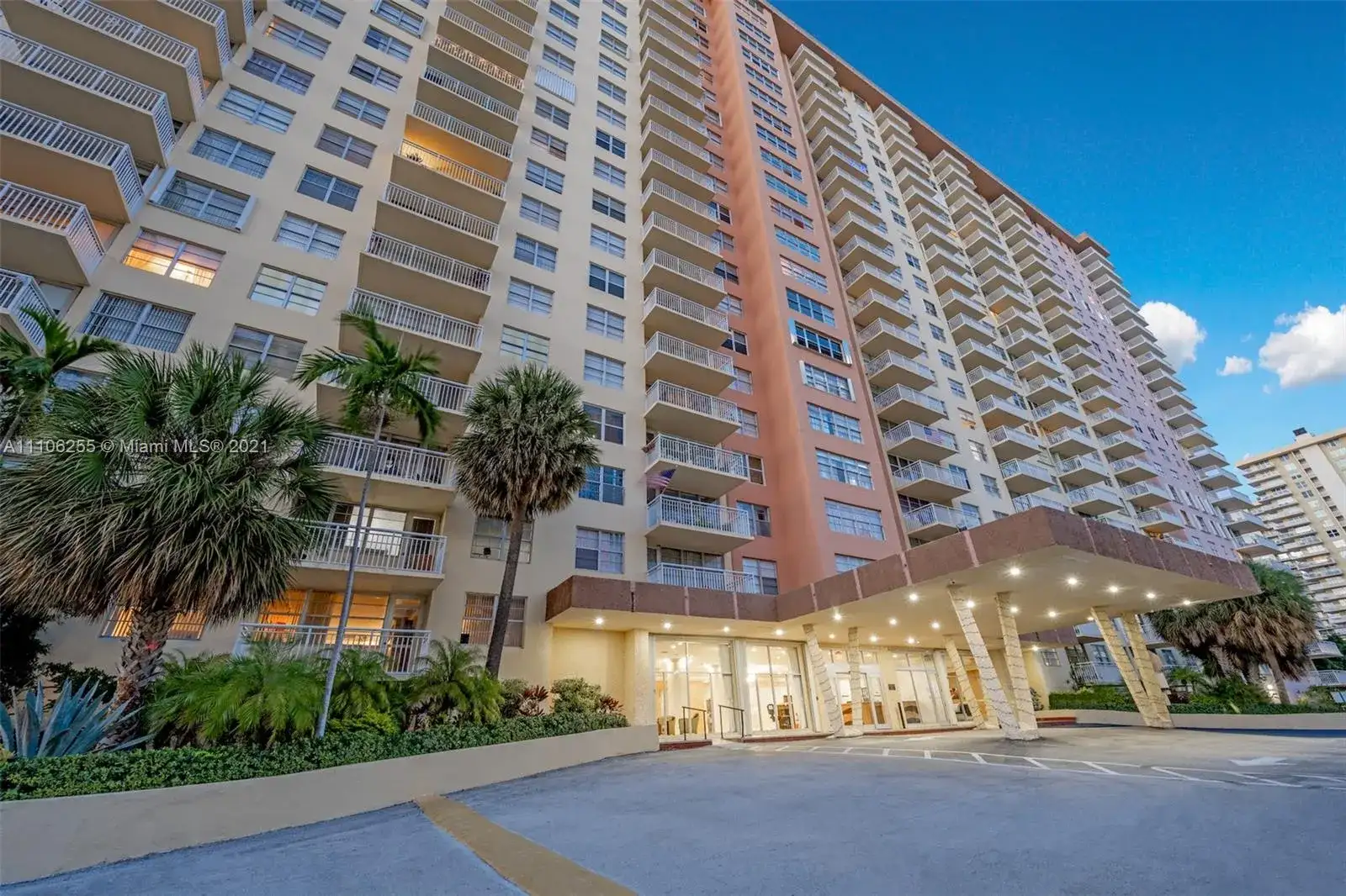 251 174th St # 515, Sunny Isles Beach FL 33160 photo 2