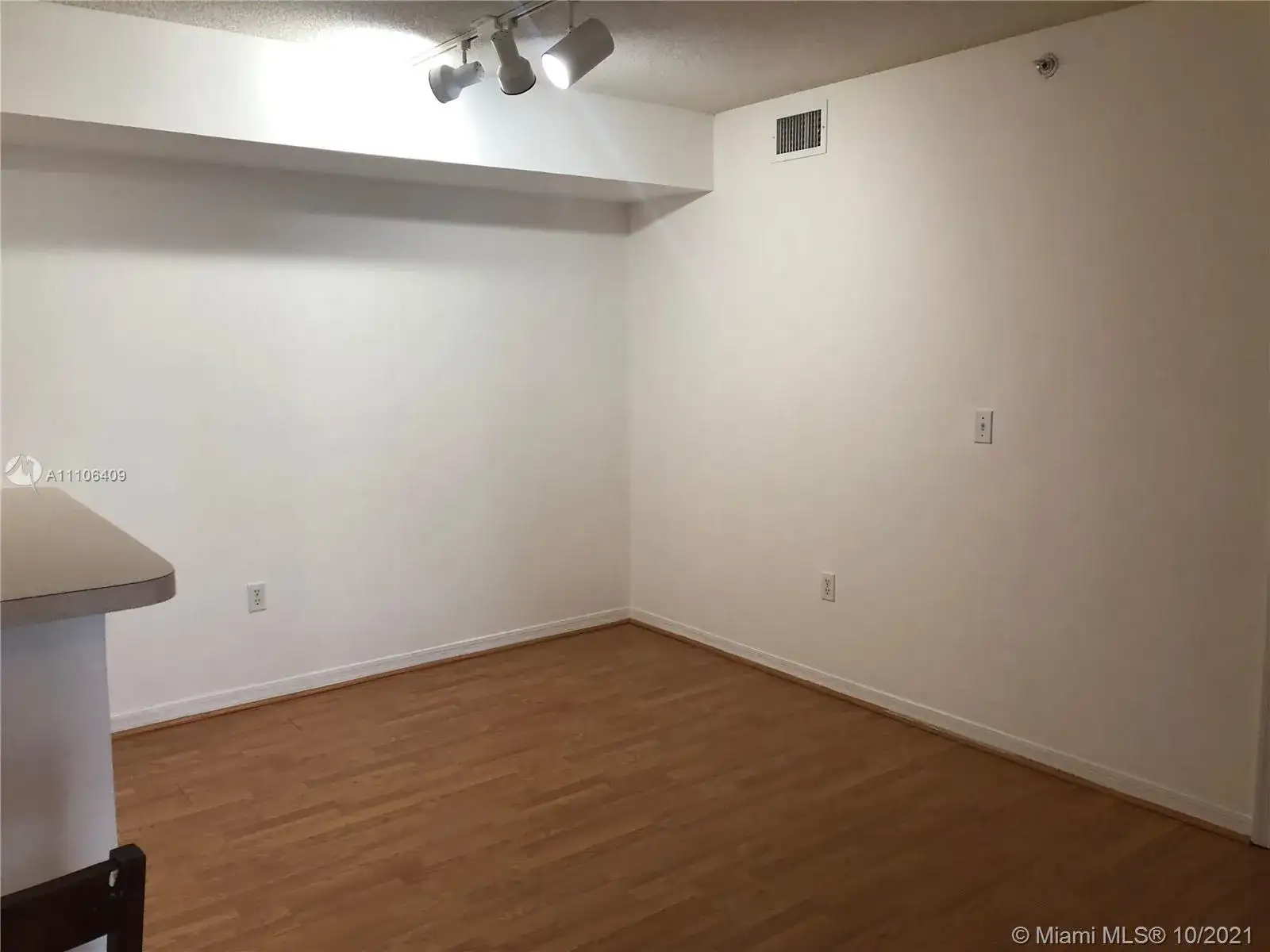 720 SW 111th Ave # 103, Pembroke Pines FL 33025 photo 4