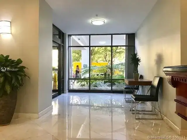 2780 NE 183rd St # 810, Aventura FL 33160 photo 3
