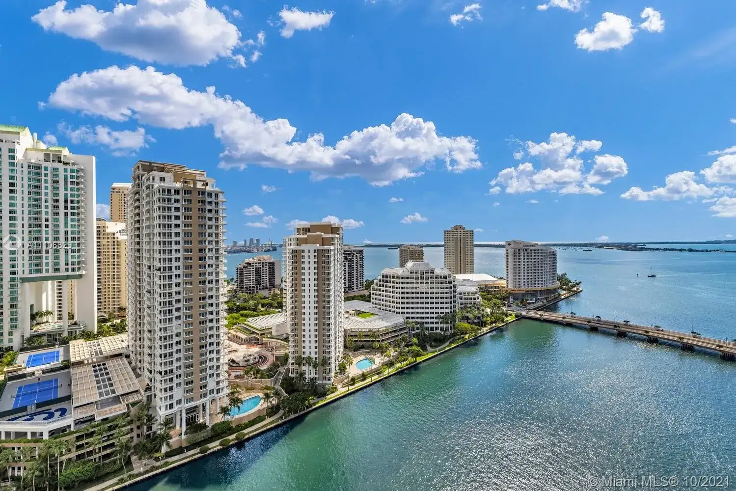 495 Brickell Ave # 2301, Miami FL 33131 photo 3