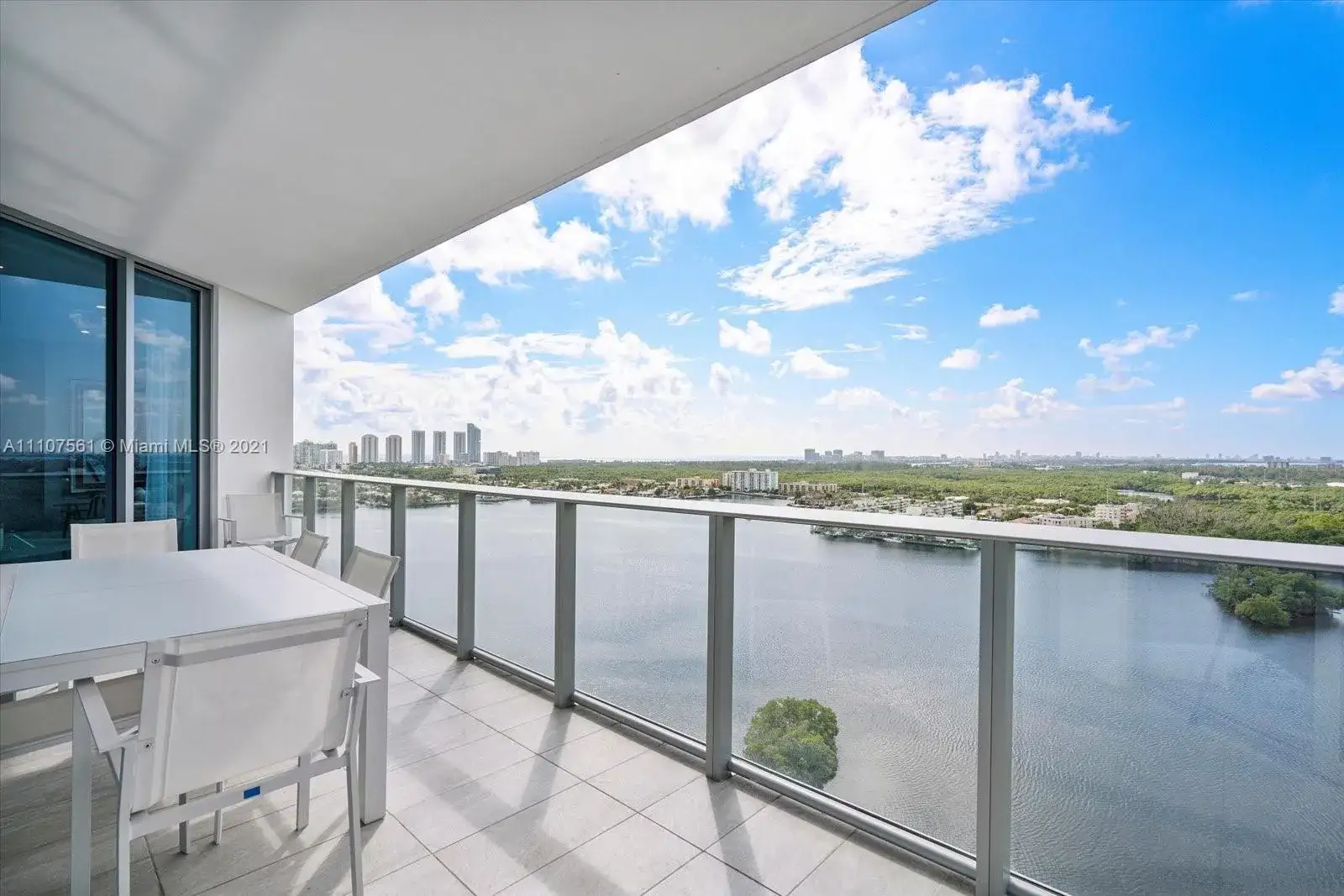 17111 Biscayne Blvd # 2106, North Miami Beach FL 33160