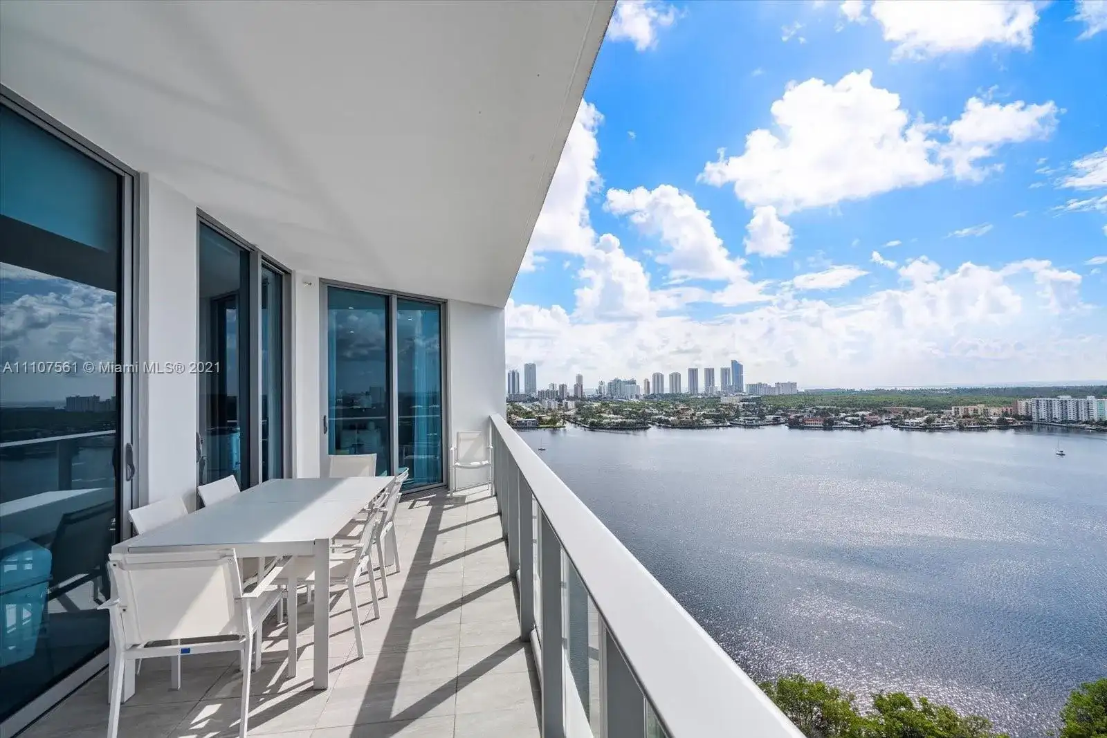 17111 Biscayne Blvd # 2106, North Miami Beach FL 33160 photo 2