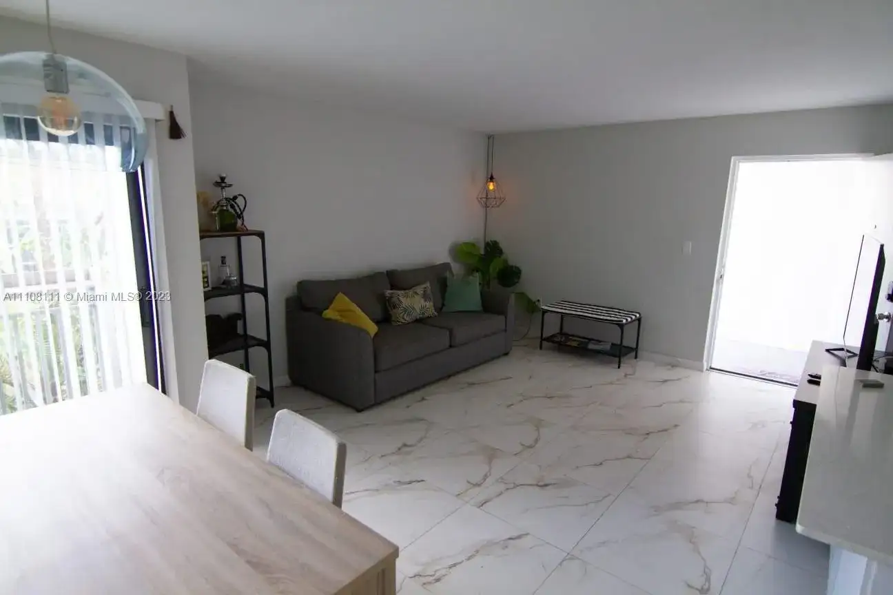 753 Michigan # 3A, Miami Beach FL 33139 photo 2