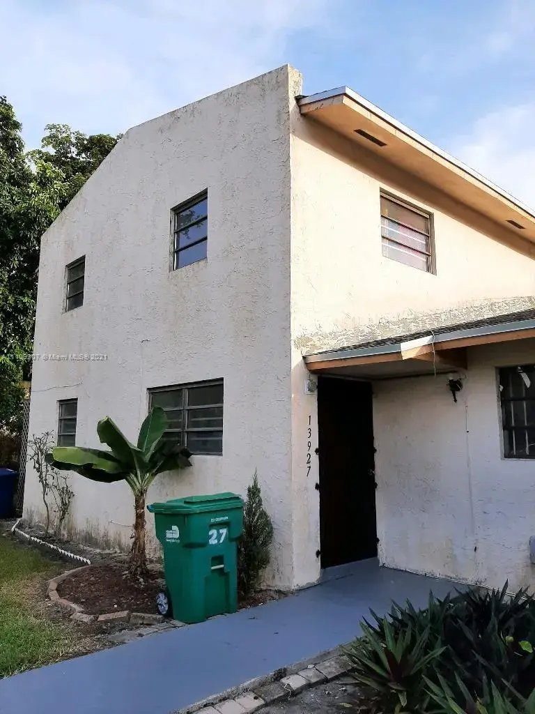 13927 NE 3rd Ct # 4, Miami FL 33161