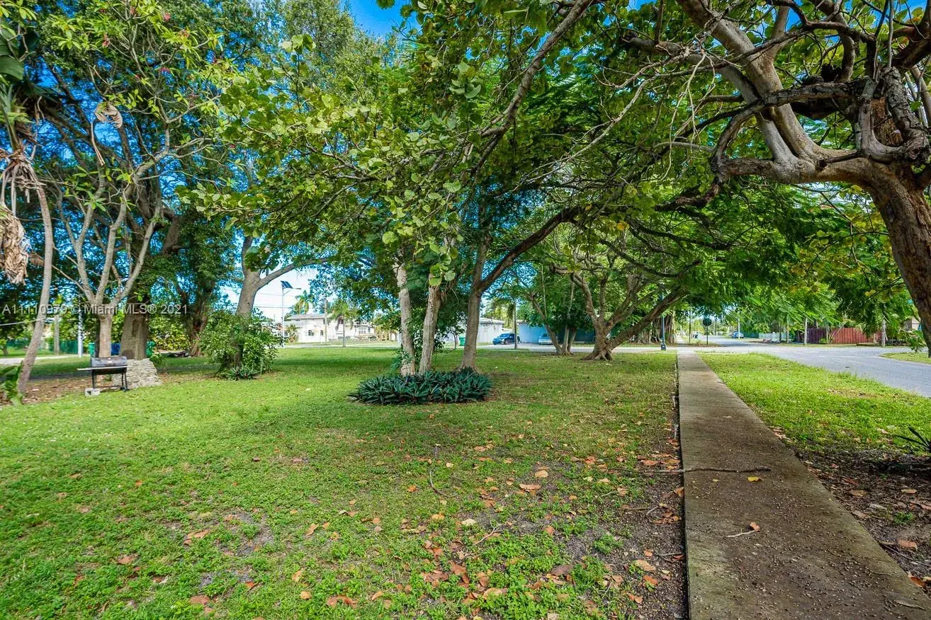 1380 SW 3rd Ave, Dania Beach FL 33004