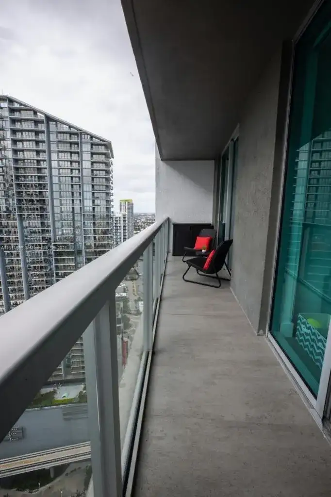55 SE 6th St # 4006, Miami FL 33131 photo 5