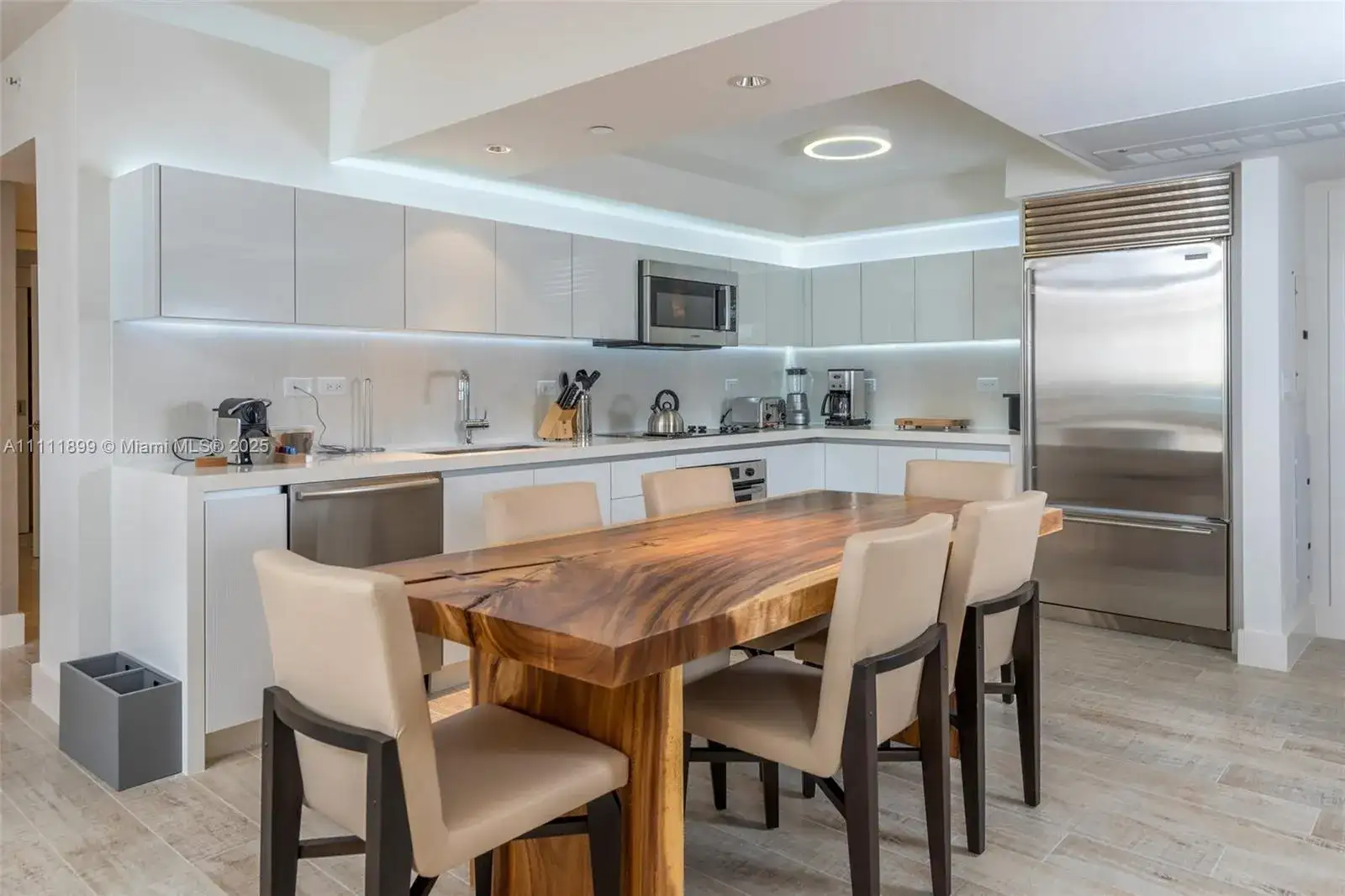 102 24th St # 1015, Miami Beach FL 33139 photo 2