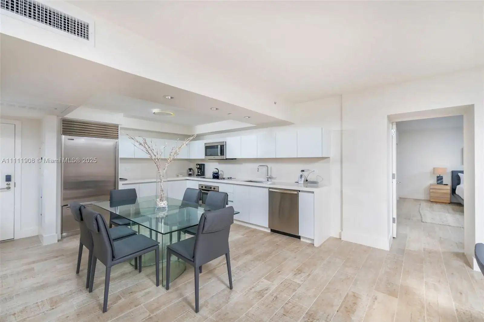 102 24th St # 1019, Miami Beach FL 33139 photo 5