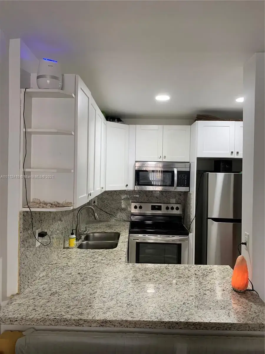 17560 Atlantic Blvd # 103, Sunny Isles Beach FL 33160