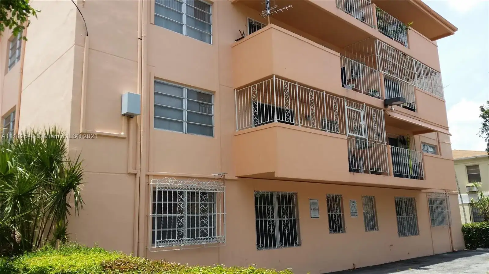 755 SW 6th St # 5, Miami FL 33130 photo 3