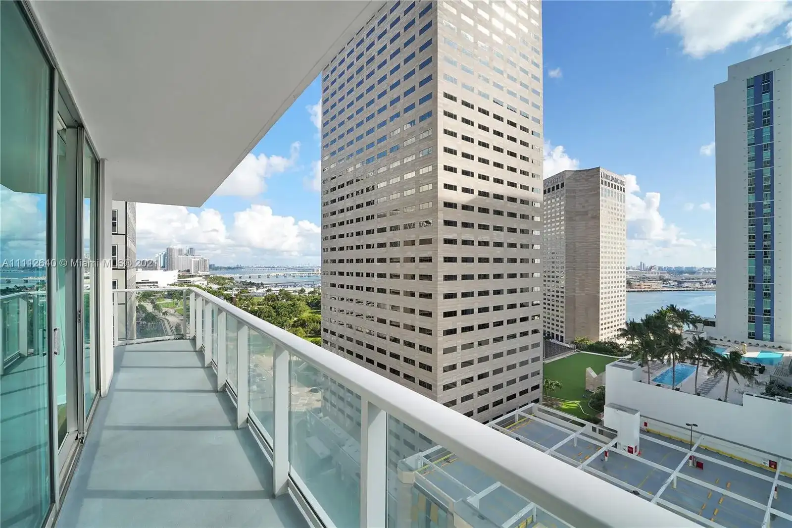 300 S Biscayne Blvd # 1716, Miami FL 33131 photo 3