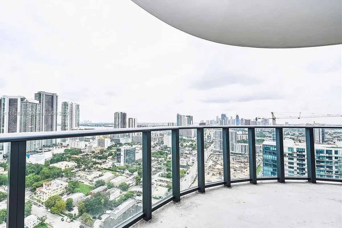 121 NE 34th St # 3104, Miami FL 33137