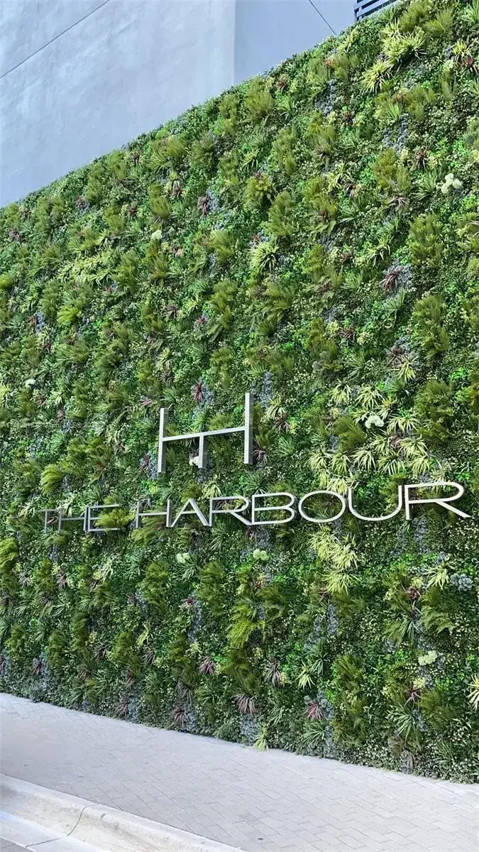 16385 Biscayne Blvd # 217, North Miami Beach FL 33160