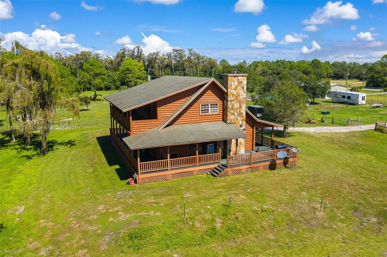 820 N Jinete, Clewiston FL 33440 photo 2