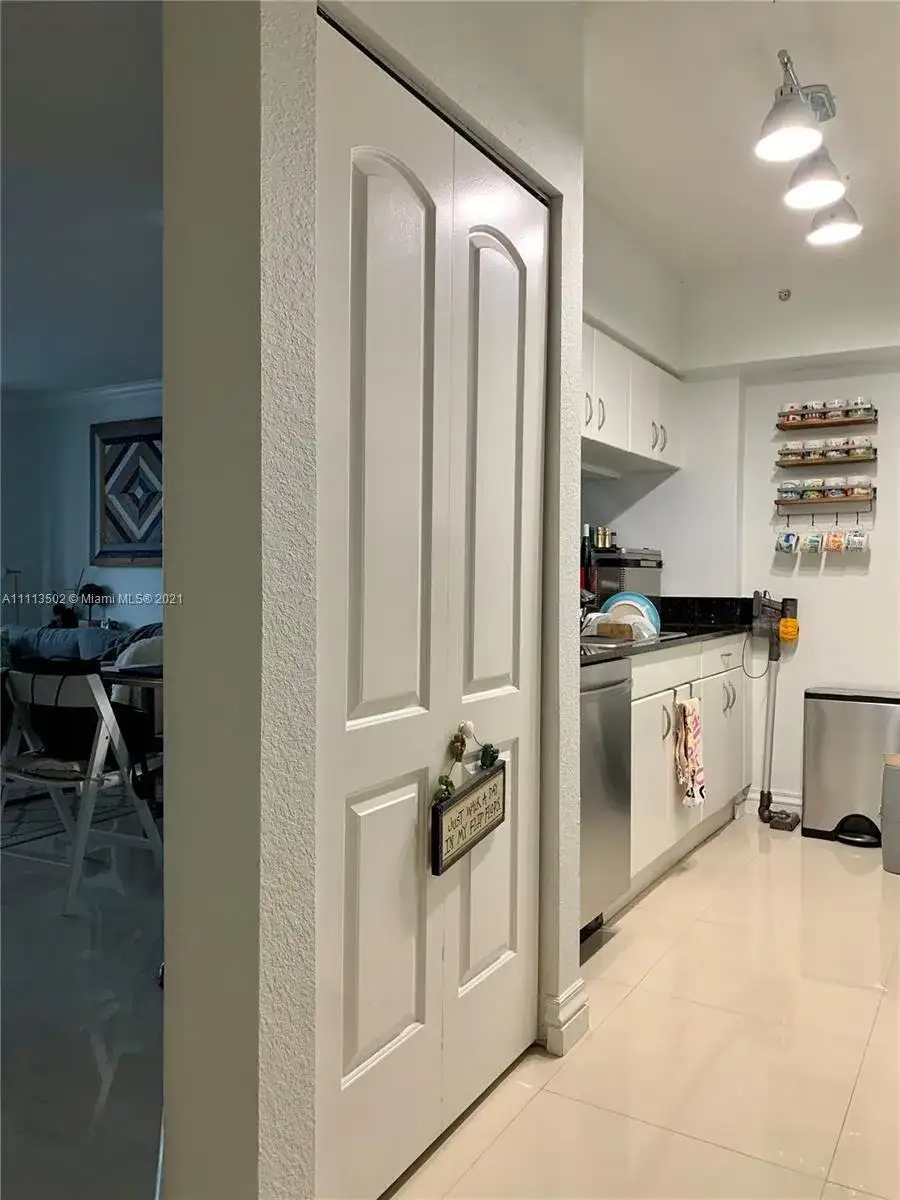 1625 Kennedy Cswy # 704D, North Bay Village FL 33141 photo 5