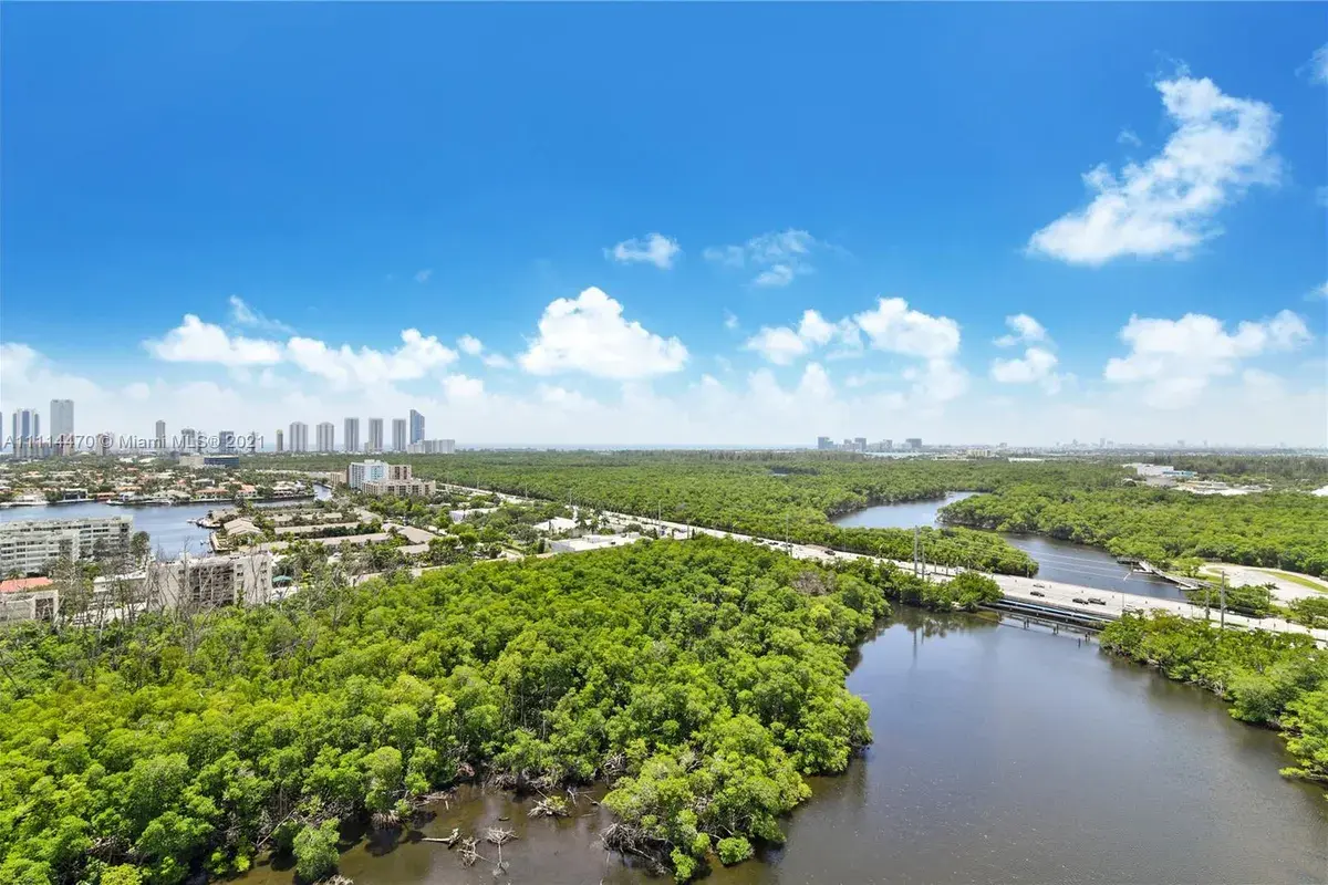 16385 Biscayne Blvd # 2118, North Miami Beach FL 33160