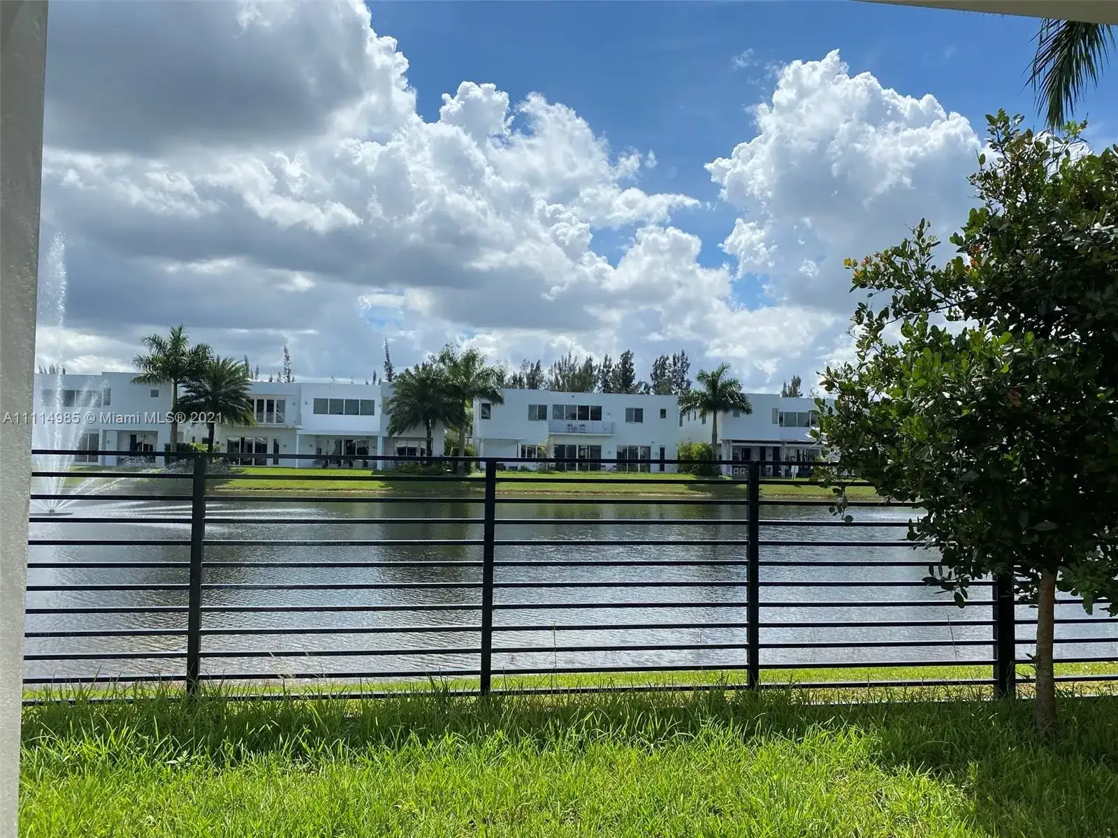 10250 NW 75th Ter, Doral FL 33178 photo 2